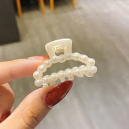 New Small Pearls Acrylic Hair Claw Clips Small Size Makeup Hair Styling Barrettes For Women Cute Mini Claw Clip Hair Accessories