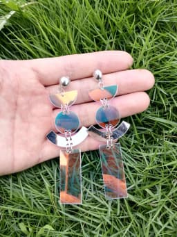 FishSheep Colorful Acrylic Geometric Star Moon Butterfly Drop Earrings For Women Cute Transparent Laser Dangle Earrings Jewelry