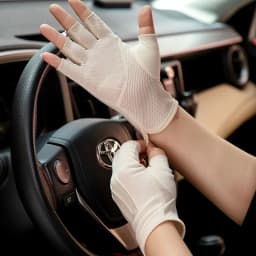 Men's Summer Ice Silk Half Finger Thin Outdoor Cycling Nonslip Breathable Fitness Gloves For Sports Sunscreen Driving Gloves L21