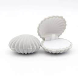 1 Piece Shell Shape Lovely Velvet Wedding Engagement Bracelet Display Gift Jewelry Box Necklace Holder Stand Earrings Organizer