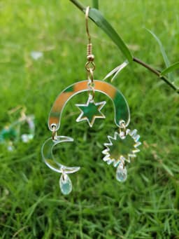 FishSheep Colorful Acrylic Geometric Star Moon Butterfly Drop Earrings For Women Cute Transparent Laser Dangle Earrings Jewelry