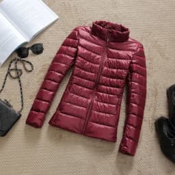 90% Ultra-light Thin Down Jacket Women 2024 Autumn Winter Slim Short Hooded Warm White Duck Down Coat Women Outerwear