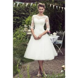 Customized Vintage Style Short Lace Wedding Dresses Half Sleeves Tulle Lace Applique Tea Length Bridal Wedding Gowns with Button