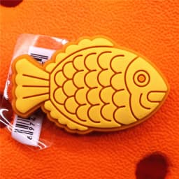 1pcs Tai Chi Socks Lip Print Goldfish PVC Buckle Shoe Accessories Decorations Clogs Pin Charms Shoes fit Bracelet Kids Gifts