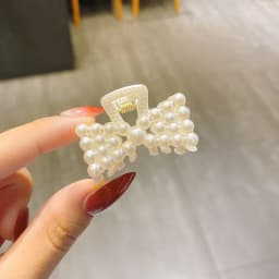 New Small Pearls Acrylic Hair Claw Clips Small Size Makeup Hair Styling Barrettes For Women Cute Mini Claw Clip Hair Accessories