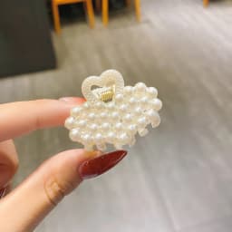 New Small Pearls Acrylic Hair Claw Clips Small Size Makeup Hair Styling Barrettes For Women Cute Mini Claw Clip Hair Accessories