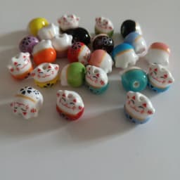 30pcs 13x14mm Hand Painted Lucky Cat Ceramic Beads Vertical Hole Loose Spacer Cute Animal Ceramics Bead For Jewelry Making DIY