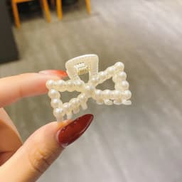 New Small Pearls Acrylic Hair Claw Clips Small Size Makeup Hair Styling Barrettes For Women Cute Mini Claw Clip Hair Accessories