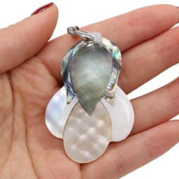 Natural Stone Shell Pendant Exquisite Round Charms For Jewelry Making Charms DIY Necklace Accessory
