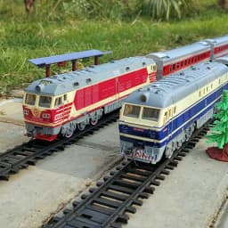 China Dongfeng Super Long Simulation Electric Track Steam Green Leather Train Model Children's Toy Gift Display