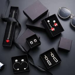 24Pcs/lot Kraft Box Paper Present Packaging Box Ring Earrings Pendant Protection Organizer Gift Box 5x5cm Can Custom Your Logo