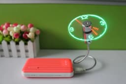 1pcs USB Gadget Mini LED Light USB Fan Desktop Time Display Adjustable Flexible with Realtime Clock New