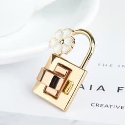 1PC New Metal Clasp Turn Lock Twist Lock for DIY Handbag Craft Purse Hardware Fashion Flower Turn Lock Bags Parts Accessories