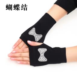 Lovely Cartoon Animals Pattern Skull Winter Rivet Gloves Women Warm Knitted Diamonds Sequins Cool Fingerless Dancing Gloves G101