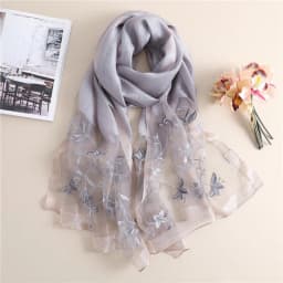 Rushed 2024 Silk Women Scarf Warm Wool Shawls Lady Wraps Bufanda Floral Pashmina Embroidery Scarves Foulard Wholesale Hijab