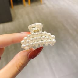 New Small Pearls Acrylic Hair Claw Clips Small Size Makeup Hair Styling Barrettes For Women Cute Mini Claw Clip Hair Accessories
