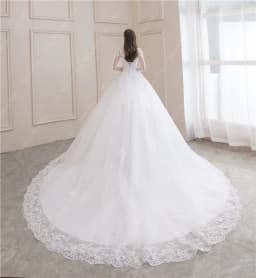 Best Selling 2024 Long Sleeve V Neck Lace Wedding Dress 2026 Vintage Bride Bridal Ball Gown Modest Wedding Dresses Customized