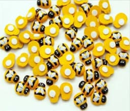 100pcs Tiny Resin Bees Ladybugs Craft Garden Red Landscape Ladybug Decoration DIY Little Animal Figurines Decor Ornaments