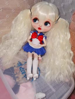 Blythes Doll Wig Suitable for 1/6 BJD Doll 1/3 Fashion New Very Soft Smooth Milk Silk Bangs Small Wave Wig Moon Silver Dark Brow