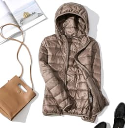 2024 Winter Ultra Light Duck Down Jacket Women Slim Short Coat Hooded Warm Female Portable Parkas Women's Down Jackets