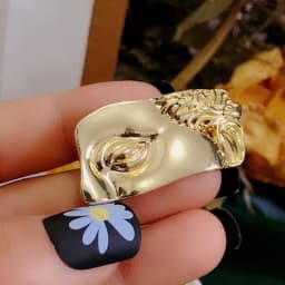 Exquisite Retro Palace Photo Frame Brooch David Art Women Party Clothing Accessories Pins Brooches