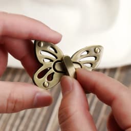 1Pcs Metal Bee/Butterfly Shape Turn Lock Retro Fashion Bag Clasp Hardware Buckle for DIY Leather Crafts Handbag Purse Accessory