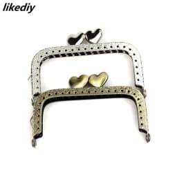 10 Pcs/Lot 8.5 CM Bronze/Silver Square Embossing Metal Purse Frame Love Heart Kiss Clasp Handle For Bag Accessory