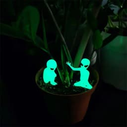 Glowing Alien Ornament Set For Indoor Outdoor Stylish Decorative Crafts For Bedrooms Garden aliens xenomorph