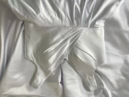 Simple Satin Wedding Dress Customized V Neck Sleeveless Pleat Slit Back Zipper Buttons A Line Bridal Gown Robe De Mariee
