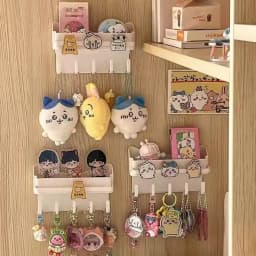 Wall-Mounted Keychain Display Holder Small Grain Storage Box Hook Rack No-Punching Needed Organizer for Home Jewelry Storage