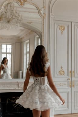 Customized 3D Lace Exquisite Spaghetti Straps Mini Wedding Dress Short Stunning Bridal Dress for a Unique and Trendy Style