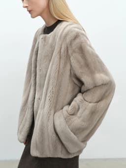Lautaro Autumn Winter Short Luxury Elegant Thick Warm Soft Brown Faux Mink Fur Coat Women Long Sleeve Modern Chic Fluffy Jacket