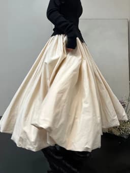 [EWQ] Vintage High Waist Slim Mid Length Versatile Cloud Half Puffy Umbrella Skirts Women's Bottom 2026 Spring Autumn 16U5762