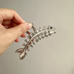 Retro Y2K Skull shaped Hair Claw Clip - Solid Color Hair Claw Clip Women's ponytail stabilizer Halloween accessory for daily use