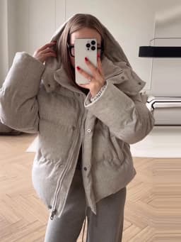 Winter Women's Cropped Padded Coats Hooded Stand Zip-up Full Sleeve Short Puffy Cotton Jacket 2026 Warm Casual Solid Outwear