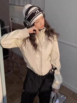 Retro High-End White PU Leather Jacket Short Women's Motorcycle Style Autumn New Small Design Trendy Coat Female Fashion
