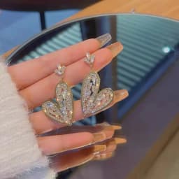 2023 New Fashion Trend Unique Design Elegant Exquisite Light Luxury Love Earrings For Women Jewelry Wedding Party Premium Gift