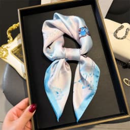 2024 Luxury Floral Print 70cm Square Silk Scarf Women Designer Scarves Bandana Foulard Shawl Hijab Echarpe Hairband Tie Ribbon
