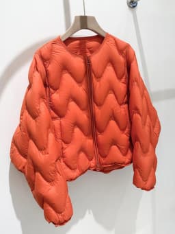 New 2026 Autumn Winter Lightweight Wave Quilted Puffer Jacket Women Loose Round Neck Short White Duck Down Coat Outwear