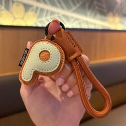 Mixed Color Pu Leather Letter Key Chains A-Z Initial Alphabet Pendant Wristband Key Ring Bag Tag Ornaments Christmas Party Gifts