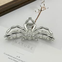Retro Y2K Skull shaped Hair Claw Clip - Solid Color Hair Claw Clip Women's ponytail stabilizer Halloween accessory for daily use