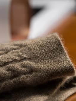100% Real Cashmere Autumn Winter Thick Cable Gloves Mitten Fingerless Warm Wrist Length Thumb Hole Mitts Classic Female Elegant