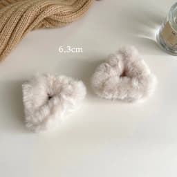 2pcs Plush Cat Ears Hair Claw Women Side Clip Broken Hair Small Grab Clip Sweet Cute Princess Head Shark Clip Hairpin Headwear