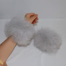Women's Real Fox Fur Cuff Arm Warmer Lady Bracelet High-Quality Wristband Glove Fashionable Fox Fur Cuffs for Stylish Warmth