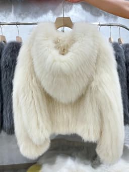 2026 New Winter Ice Cream Color Real Fur Coat Natural Fox Fur Knitting Craft Coat With Hooded Fashion Sweet Beauty Women Coat