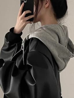 Retro Chic Casual Loose Fit Button up Double Pocket Hooded Leather Jacket Fake Two-Piece Ladies Fashion Autumn Outerwear