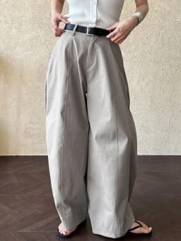 [EAM] High Waist White Pocket Brief Shaped Long Wide Leg Pants New Trousers Women Fashion Tide Spring Autumn 2026 1DJ0735