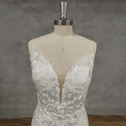 Elegant Mermaid Wedding Dress Spaghetti Straps Deep V Neck Lace Appliques Backless Buttons Chapel Train Satin Bridal Gown Custom