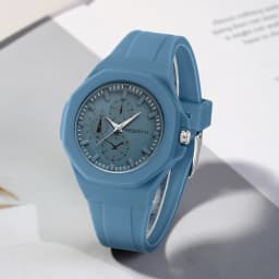 Unisex Silicone Strap Simple and Stylish Quartz Watch