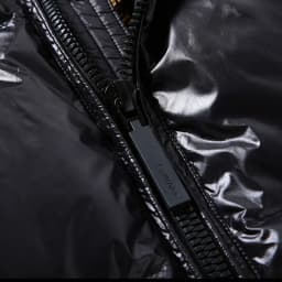 Winter Warm Hooded Thicken Women's Down Jacket 2025 New Fashion Temperament Black White Down Women's Down Jacket Overcoat Y223